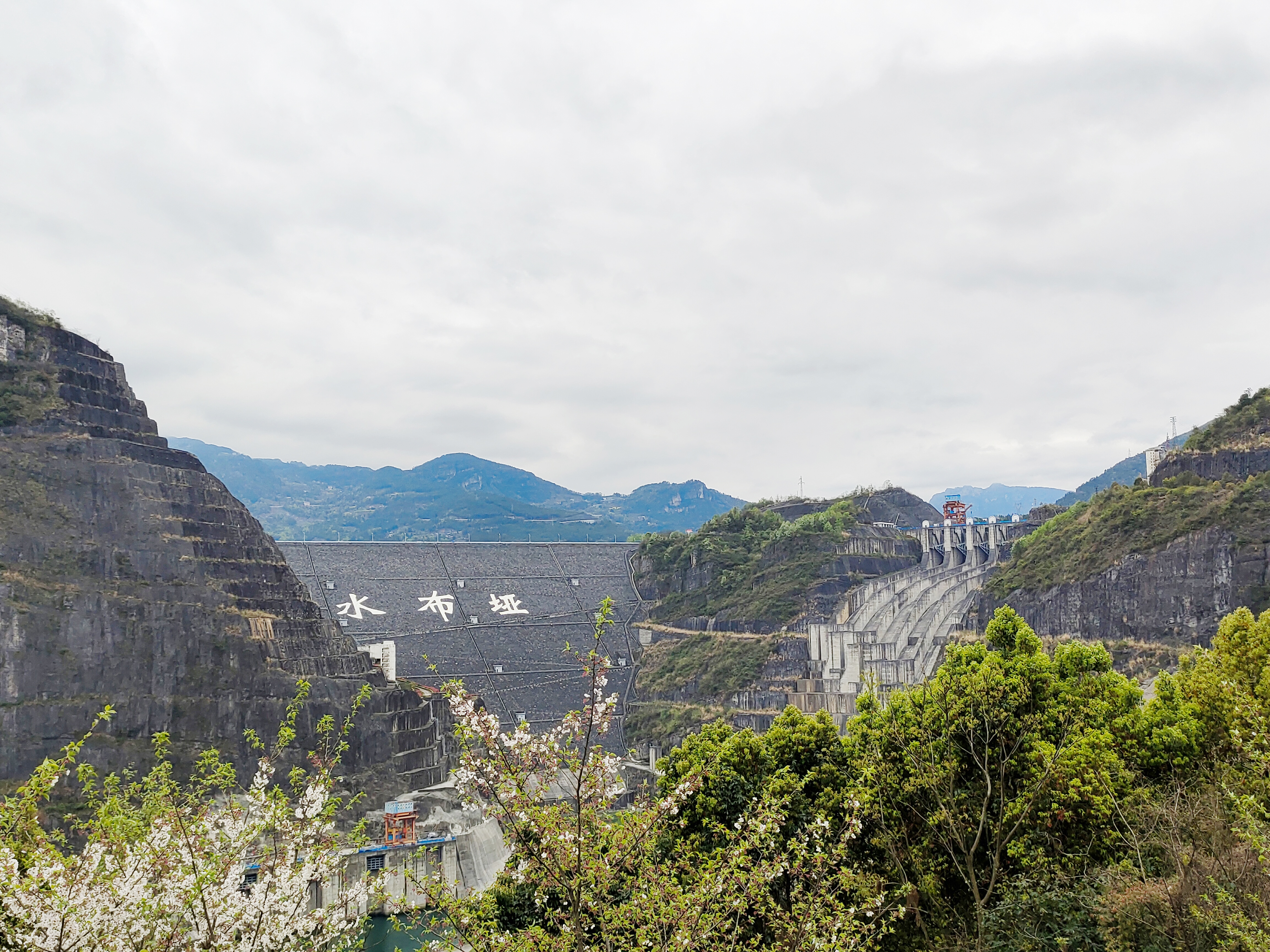 水布埡水電站溢洪道閘門電氣控制系統(tǒng)改造項(xiàng)目順利驗(yàn)收